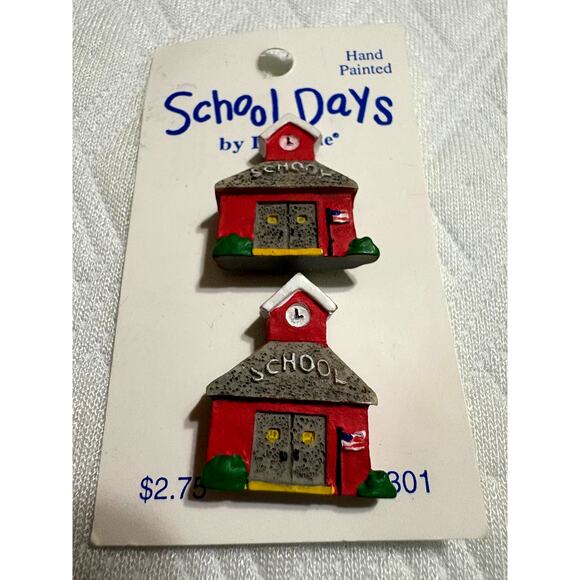 Vintage School Days by La Mode Hand Painted Buttons-Bus / House-Card 1301-1302 - Picture 3 of 5